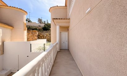 Reventa - Villa / Semi detached - El Campello - Pueblo Acantilado - Venta Lanuza