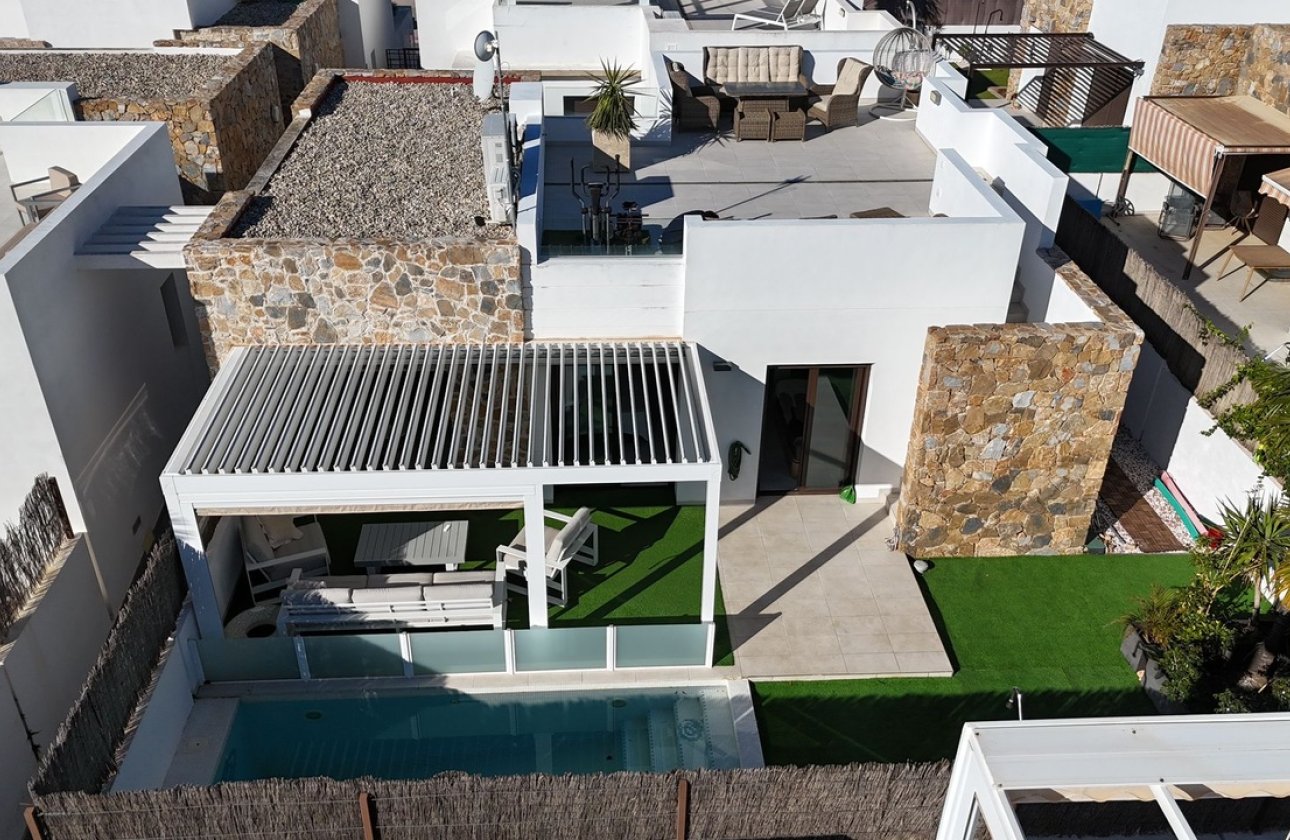 Resale - Villa - Cabo Roig