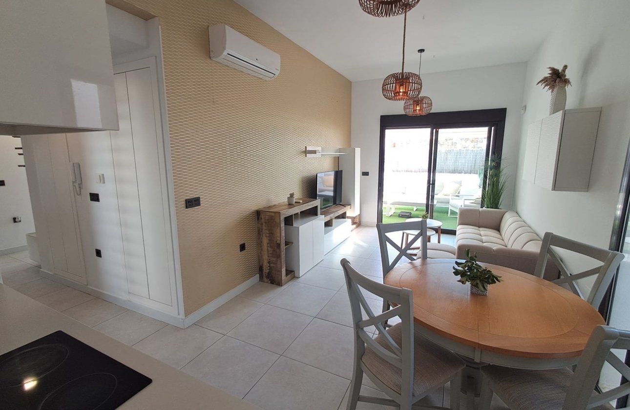 Resale - Villa - Cabo Roig