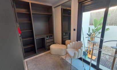 Resale - Villa - Cabo Roig