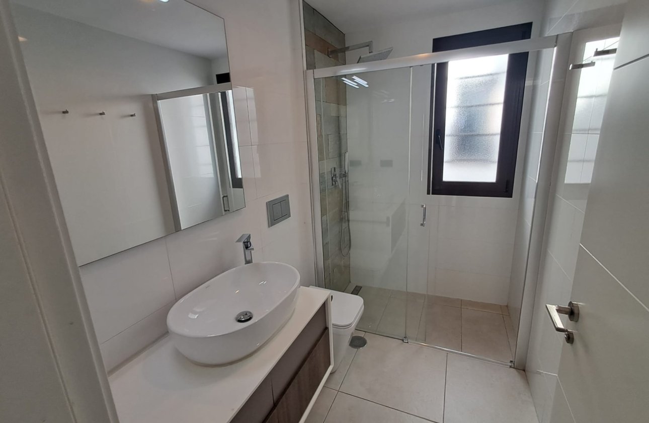 Resale - Villa - Cabo Roig