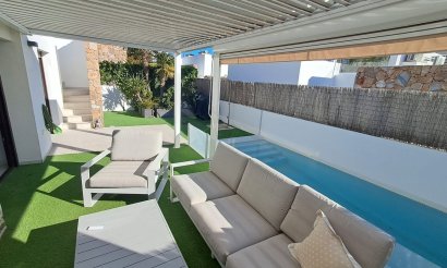 Resale - Villa - Cabo Roig
