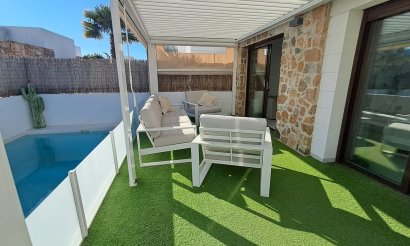 Resale - Villa - Cabo Roig