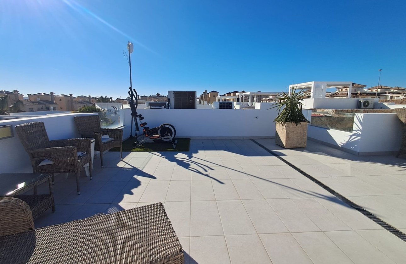 Resale - Villa - Cabo Roig