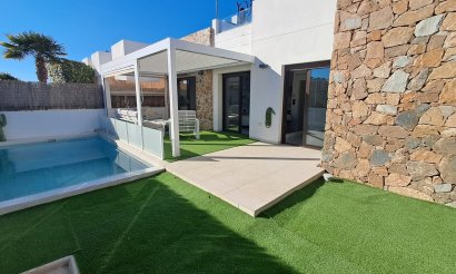 Resale - Villa - Cabo Roig
