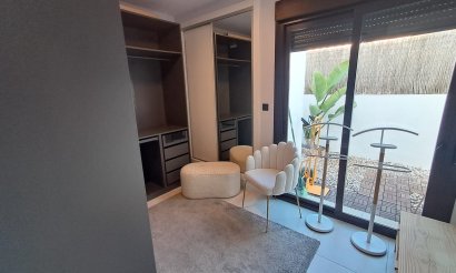 Resale - Villa - Cabo Roig