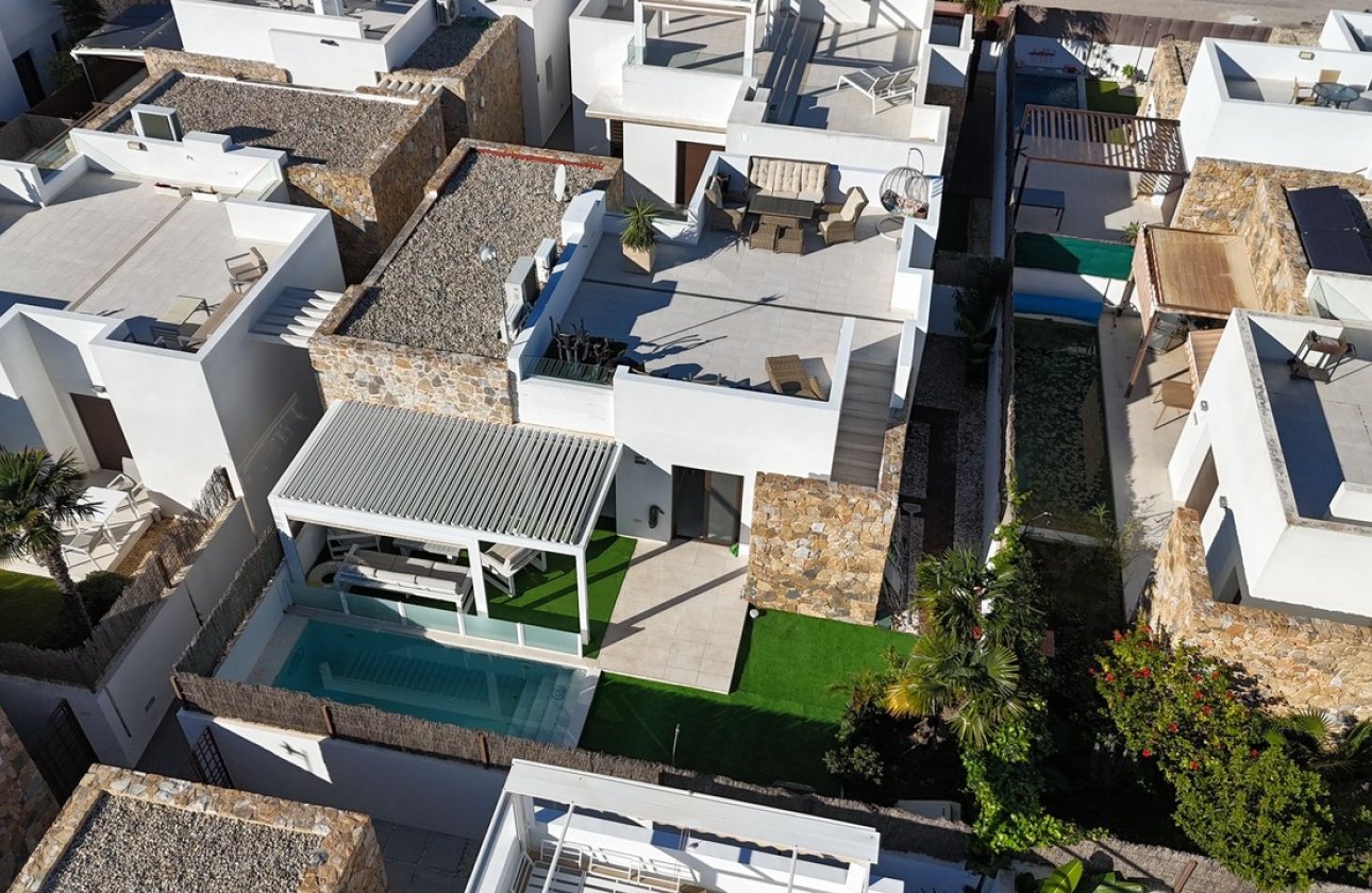 Resale - Villa - Cabo Roig