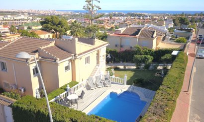 Resale - Villa / Semi detached - Orihuela Costa - Los Balcones