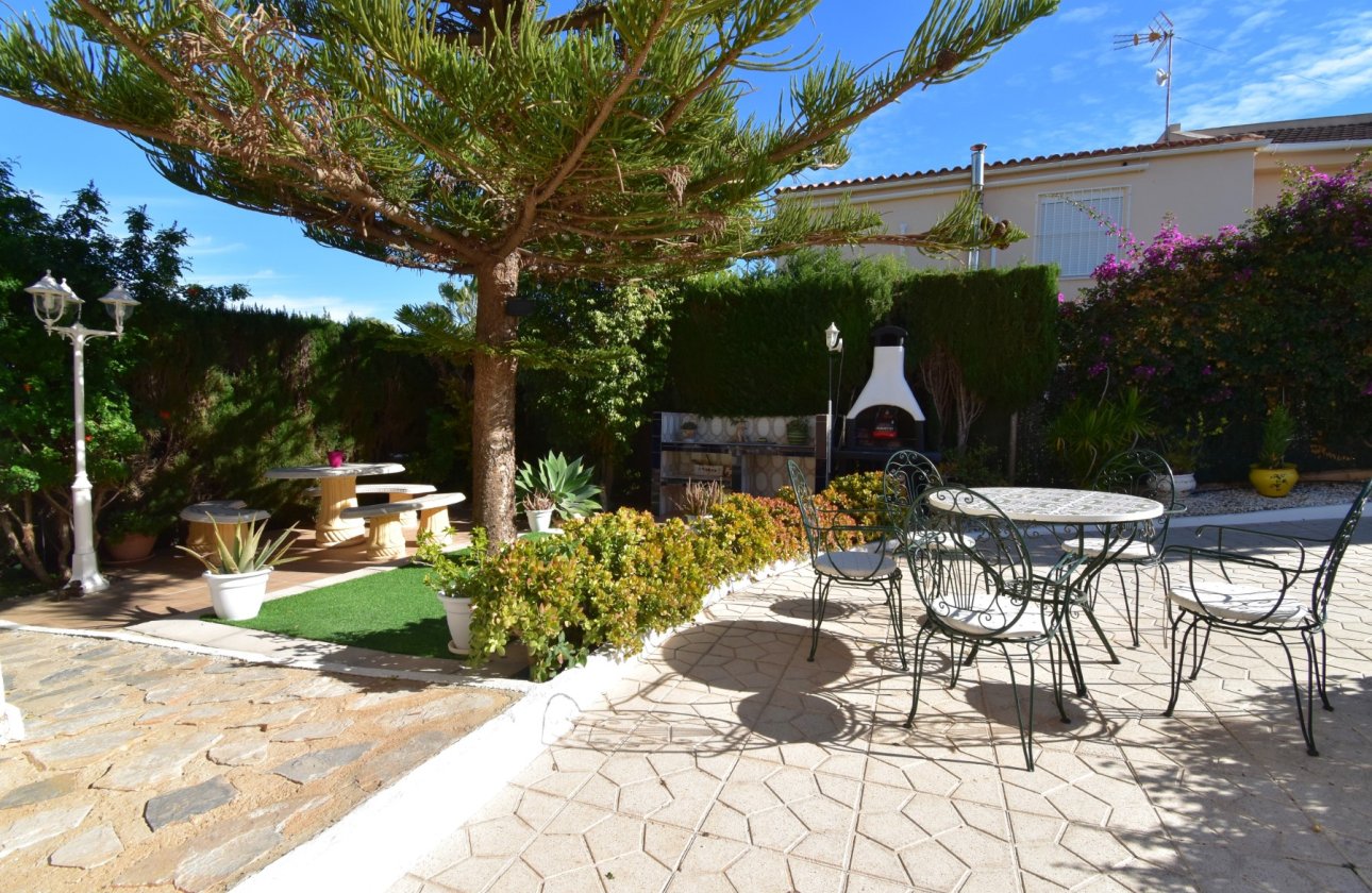 Resale - Villa / Semi detached - Orihuela Costa - Los Balcones