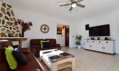 Resale - Villa / Semi detached - Orihuela Costa - Los Balcones