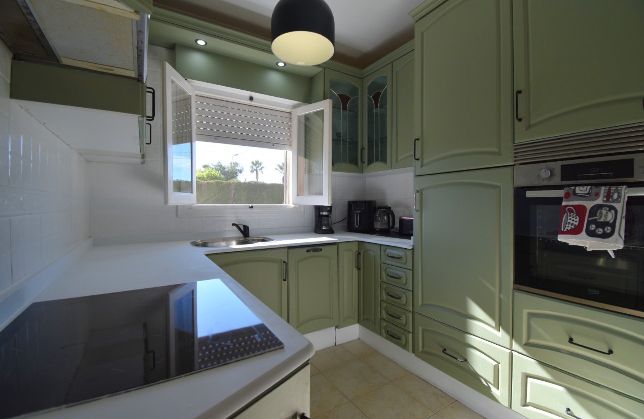 Resale - Villa / Semi detached - Orihuela Costa - Los Balcones