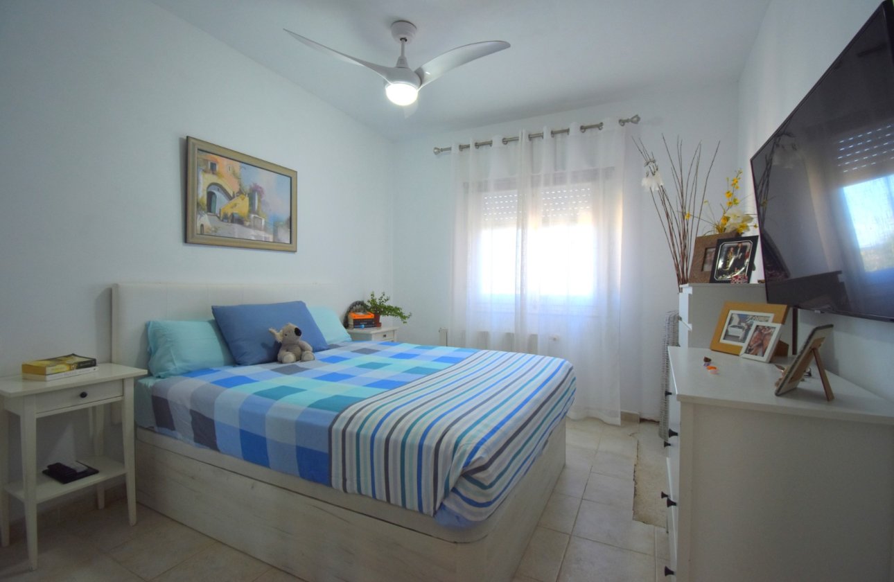 Resale - Villa / Semi detached - Orihuela Costa - Los Balcones