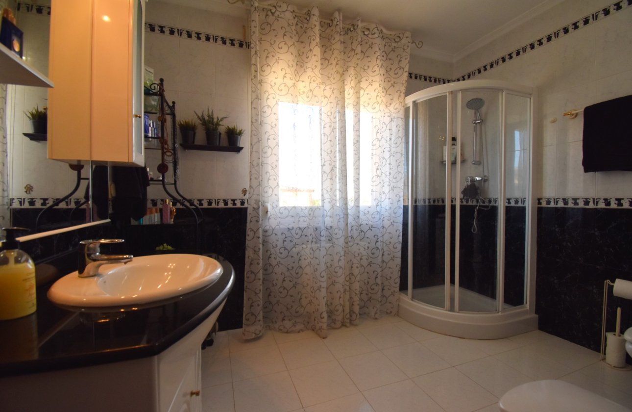 Resale - Villa / Semi detached - Orihuela Costa - Los Balcones