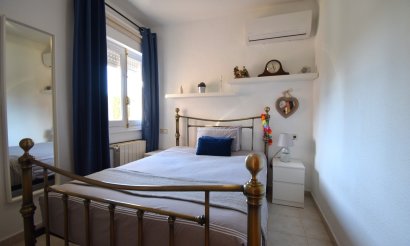 Resale - Villa / Semi detached - Orihuela Costa - Los Balcones