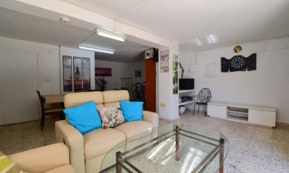 Resale - Villa / Semi detached - Orihuela Costa - Los Balcones