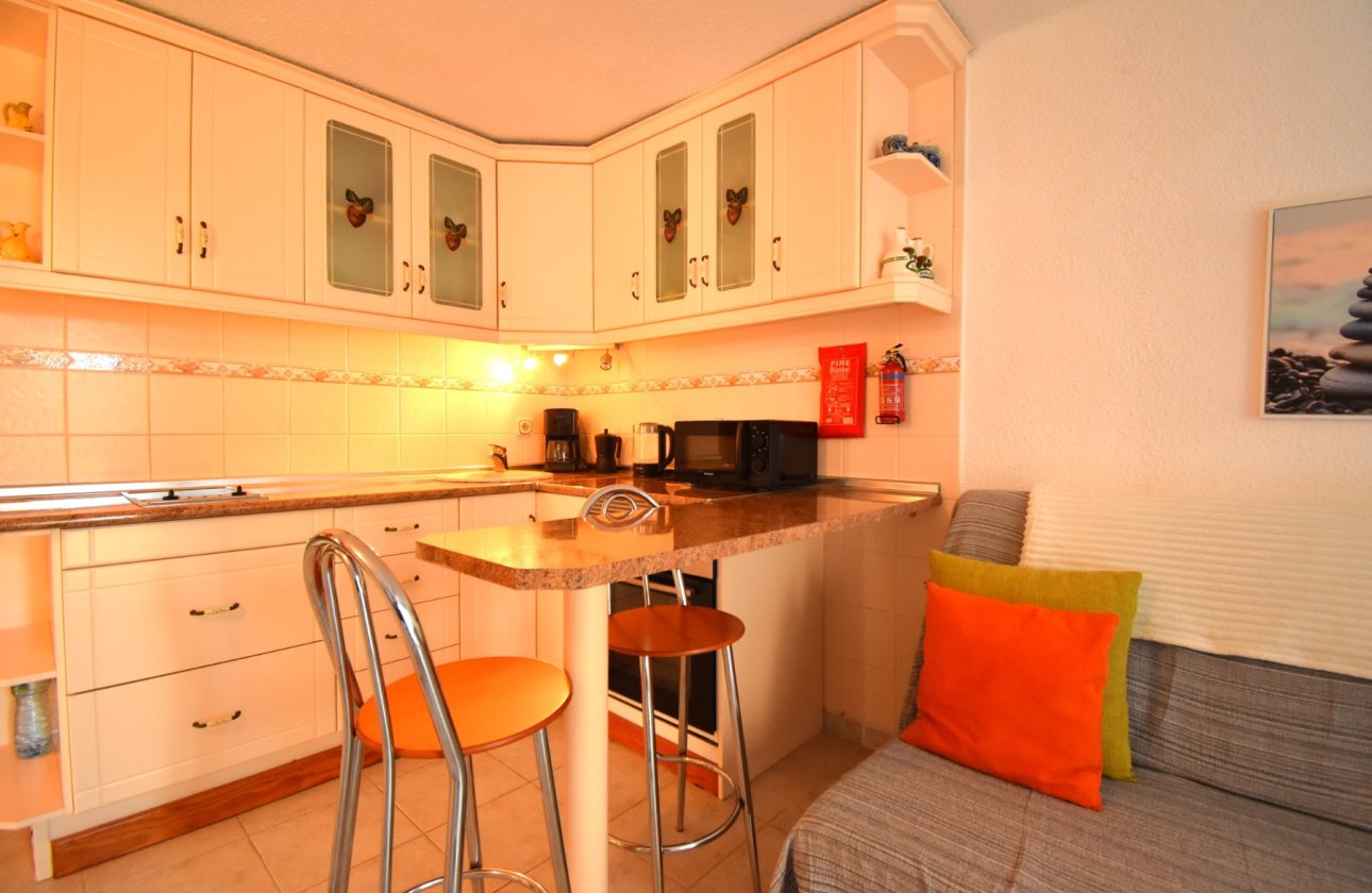 Resale - Villa / Semi detached - Orihuela Costa - Los Balcones