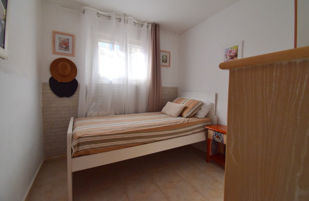 Resale - Villa / Semi detached - Orihuela Costa - Los Balcones