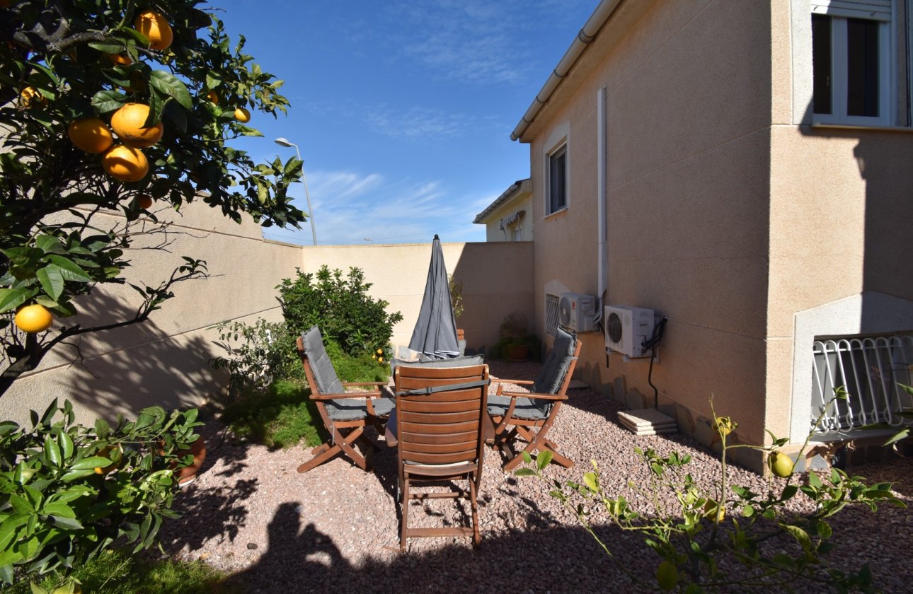 Resale - Villa / Semi detached - Orihuela Costa - Los Balcones