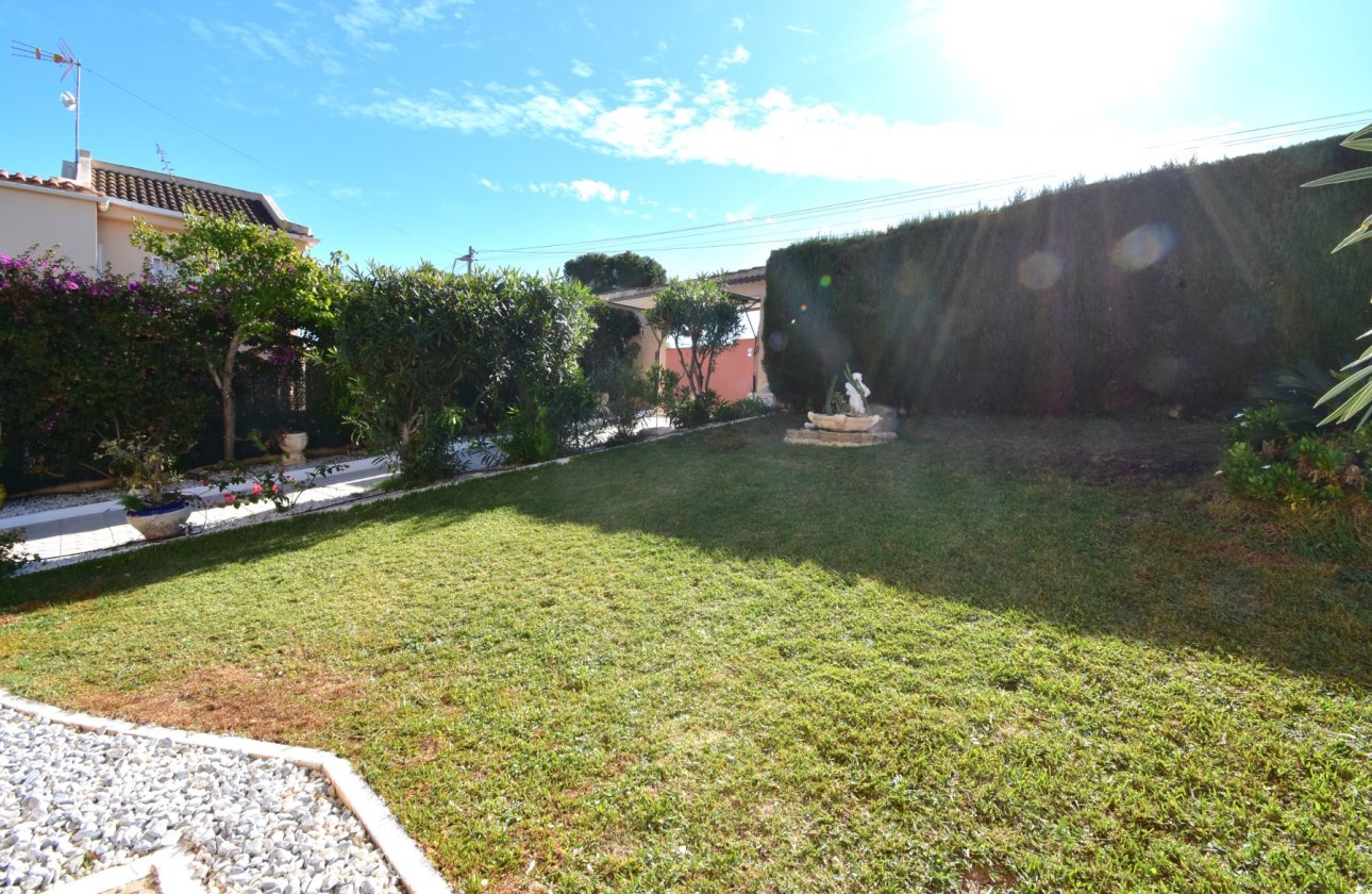 Resale - Villa / Semi detached - Orihuela Costa - Los Balcones