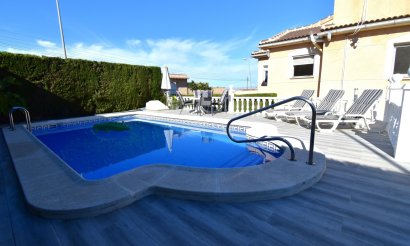 Resale - Villa / Semi detached - Orihuela Costa - Los Balcones