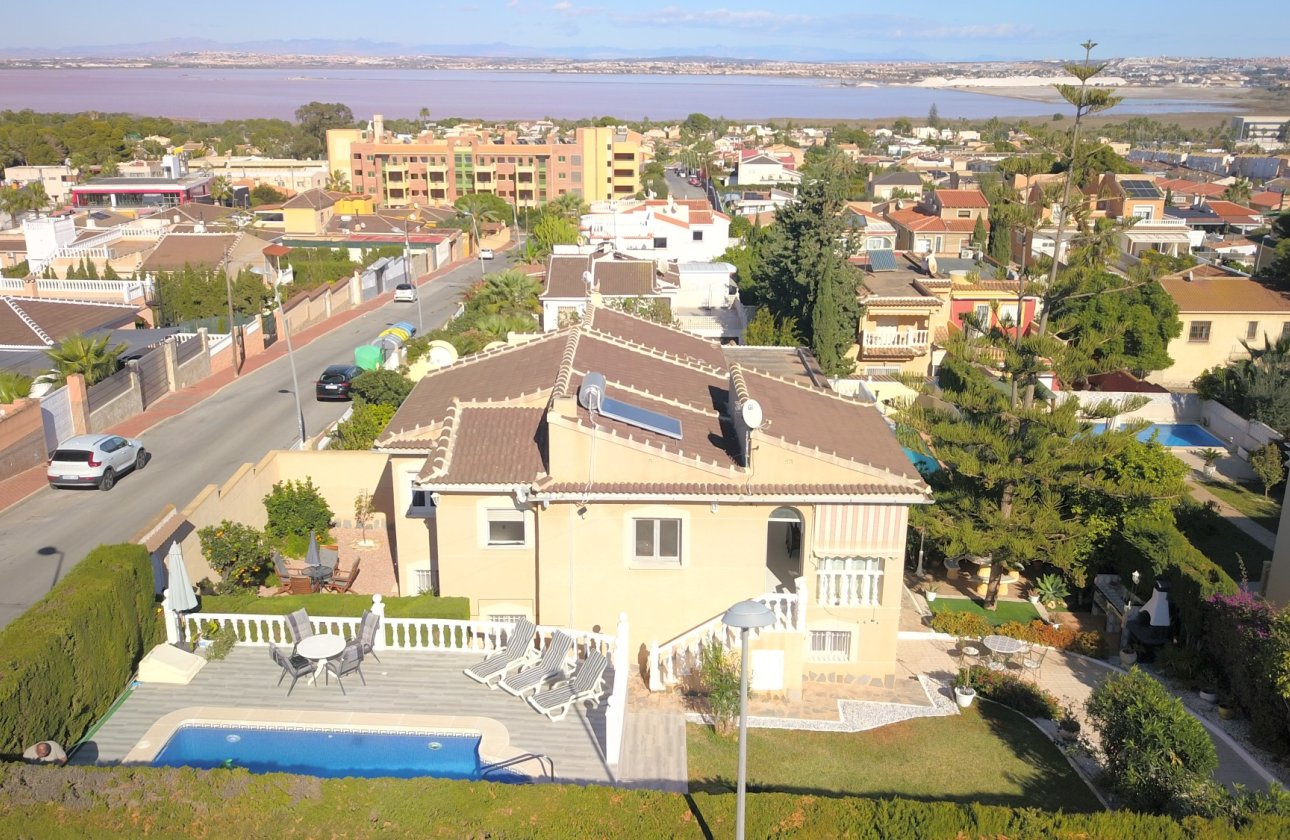 Resale - Villa / Semi detached - Orihuela Costa - Los Balcones