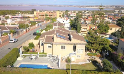 Resale - Villa / Semi detached - Orihuela Costa - Los Balcones