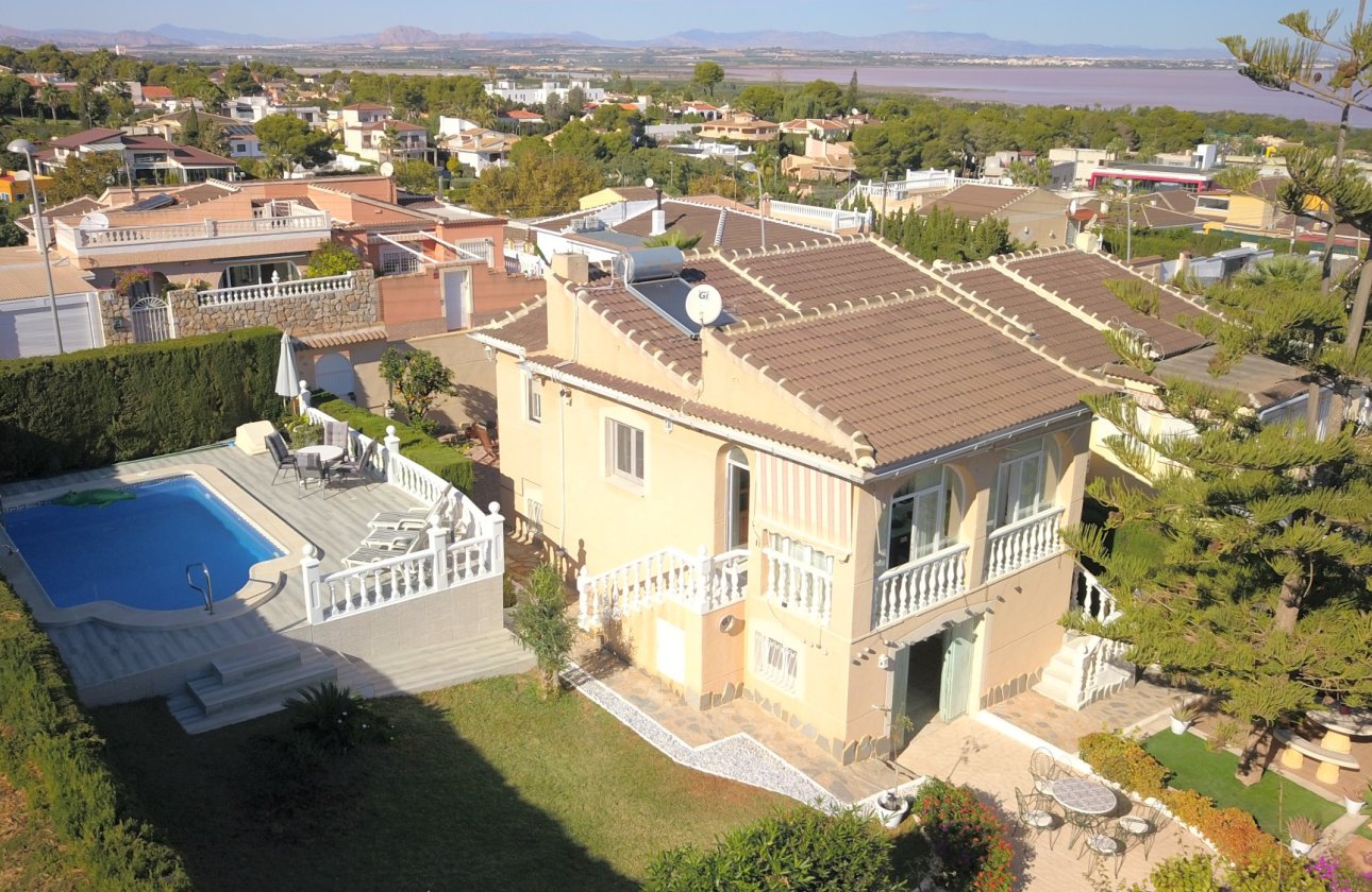 Resale - Villa / Semi detached - Orihuela Costa - Los Balcones