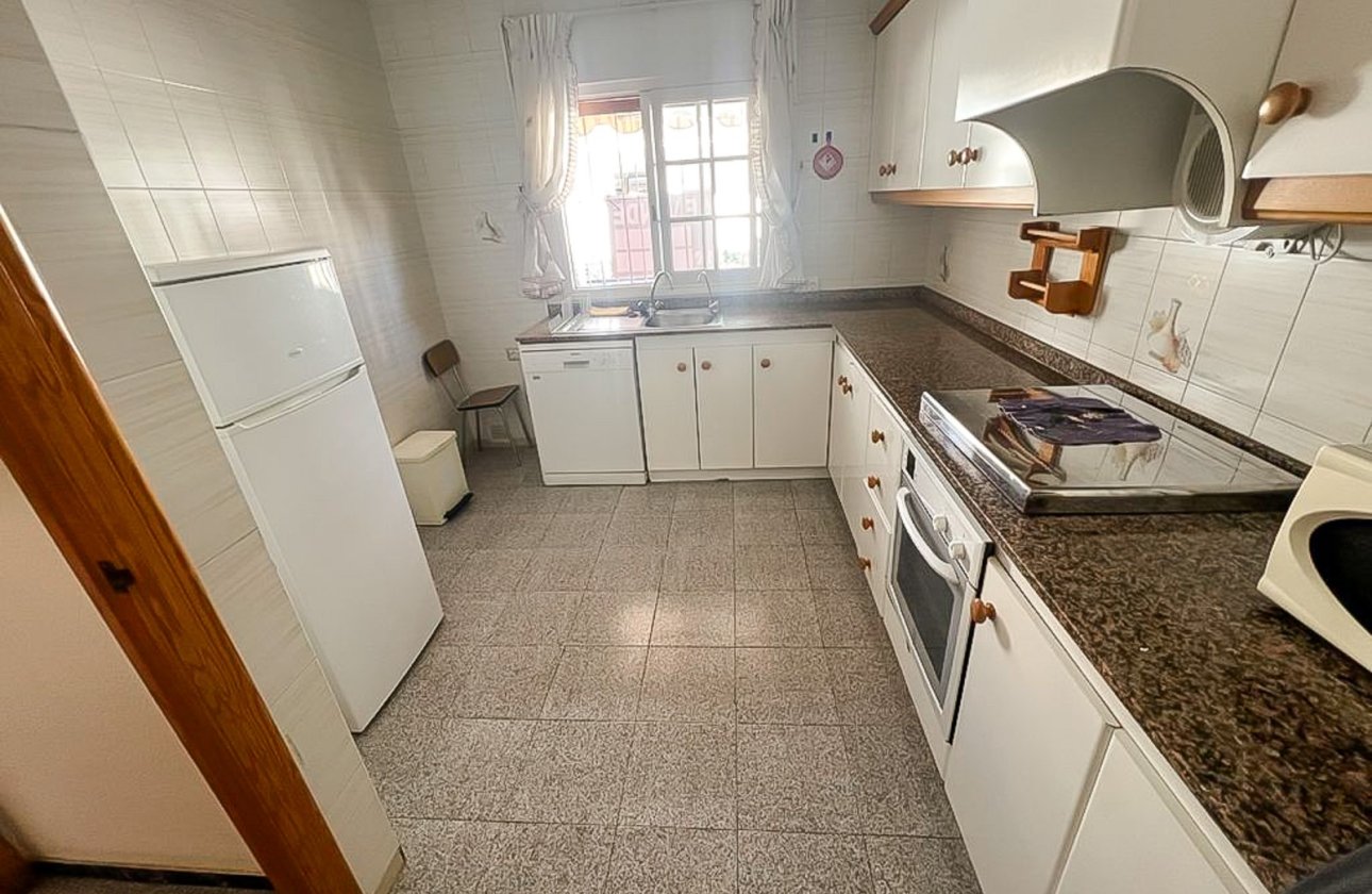 Reventa - Villa / Semi detached - Santa Pola