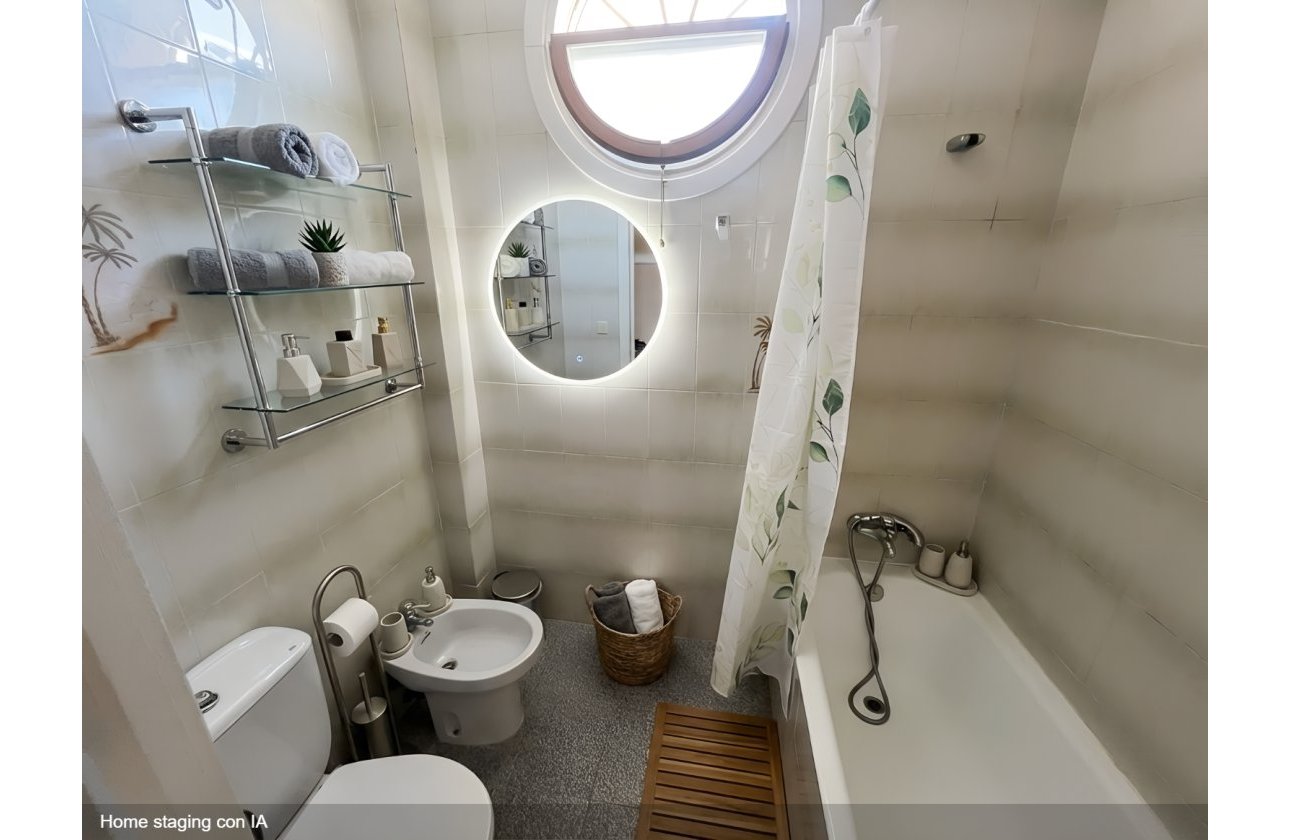 Reventa - Villa / Semi detached - Santa Pola