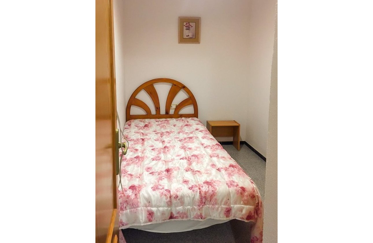 Reventa - Villa / Semi detached - Santa Pola