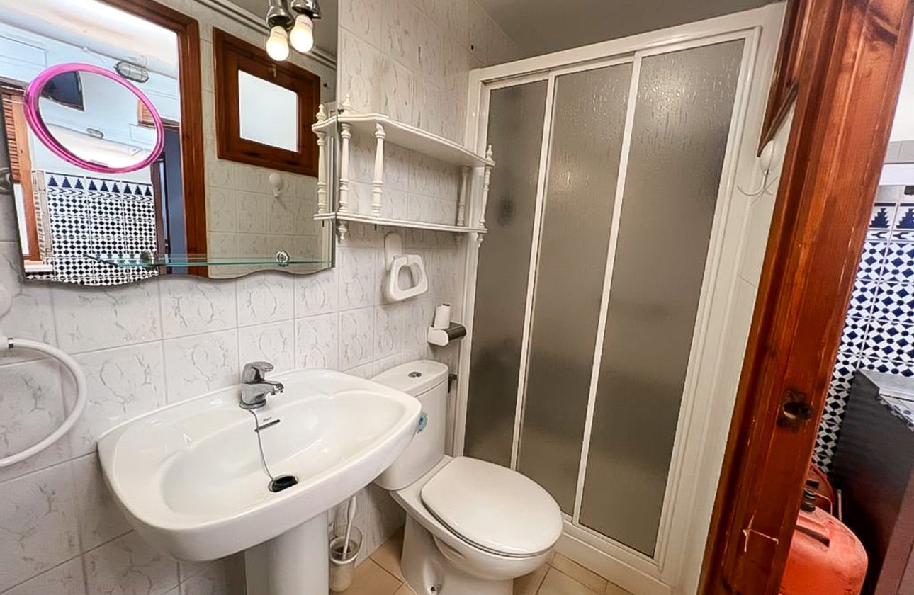 Reventa - Villa / Semi detached - Santa Pola