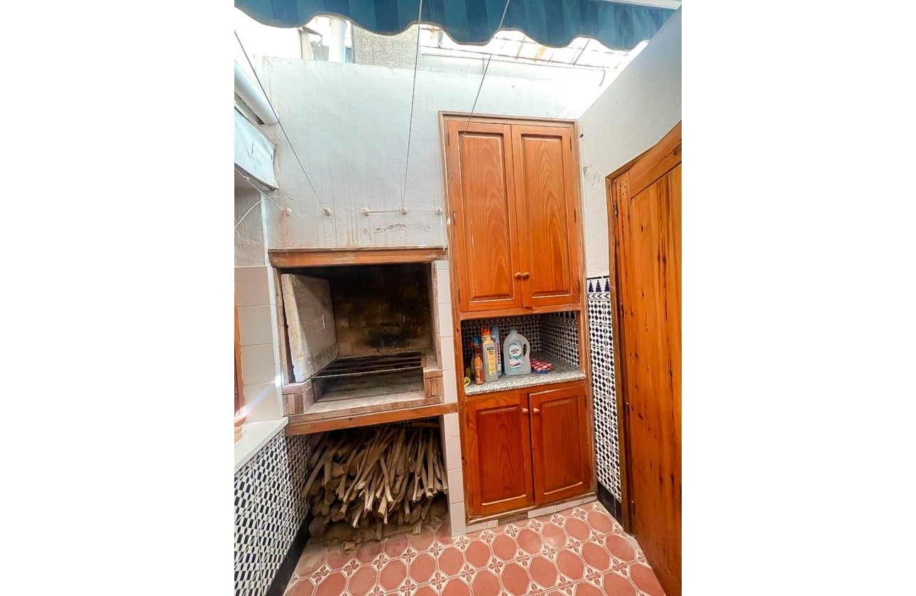 Reventa - Villa / Semi detached - Santa Pola