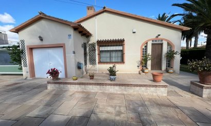 Resale - Villa - Cabo Roig
