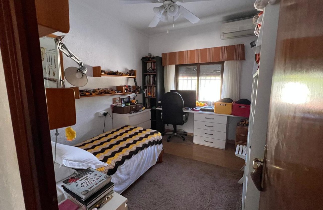 Resale - Villa - Cabo Roig