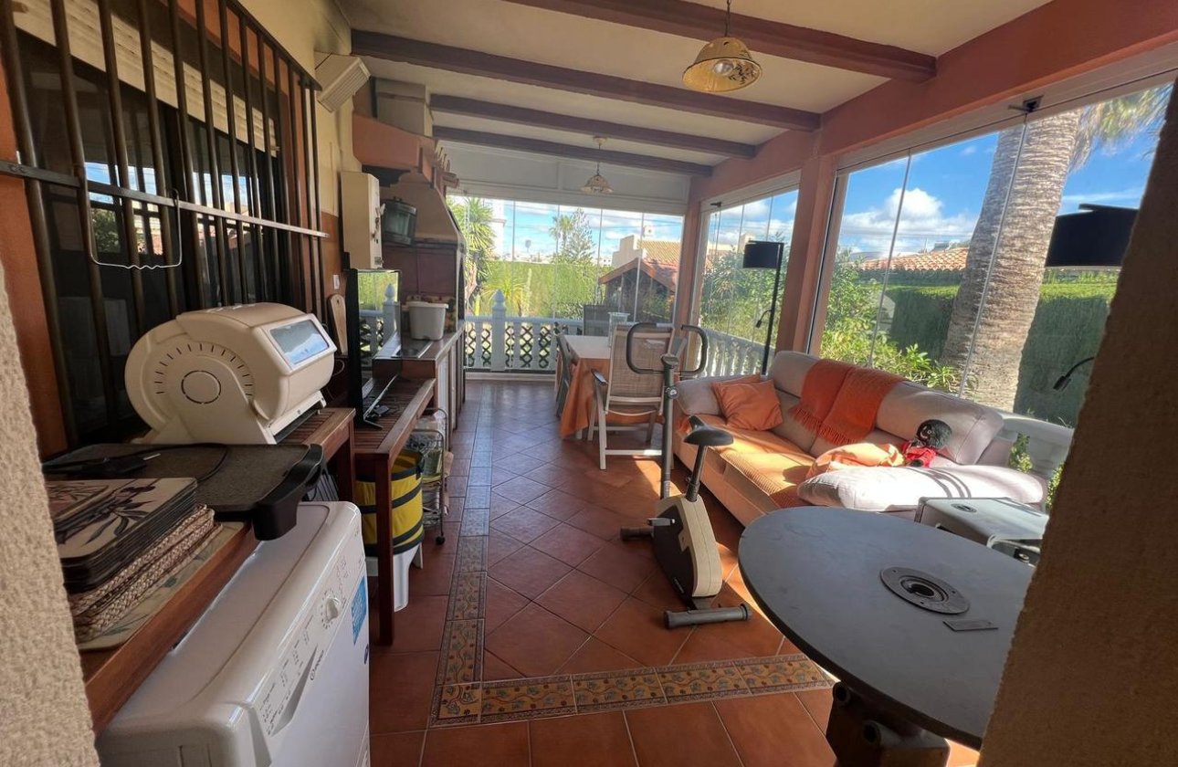 Resale - Villa - Cabo Roig