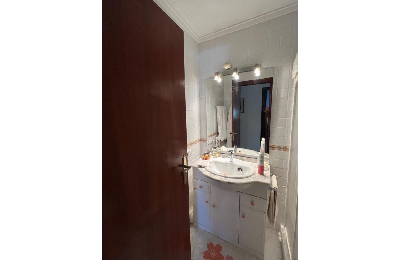 Resale - Villa - Cabo Roig