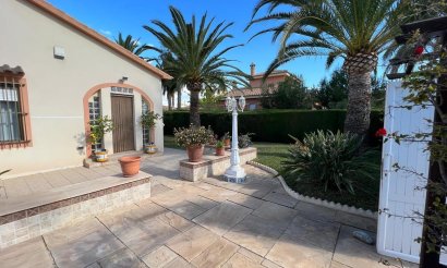 Resale - Villa - Cabo Roig