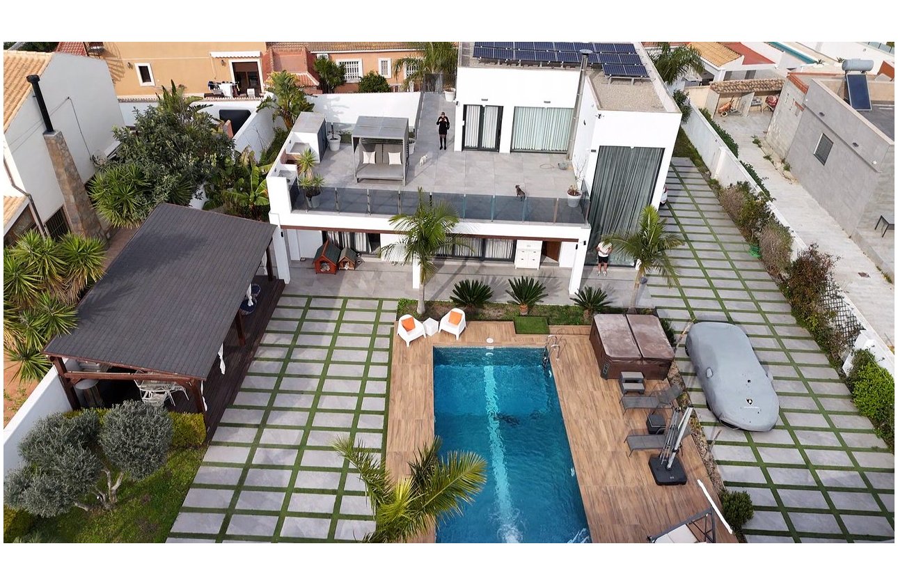 Resale - Villa - Los Balcones