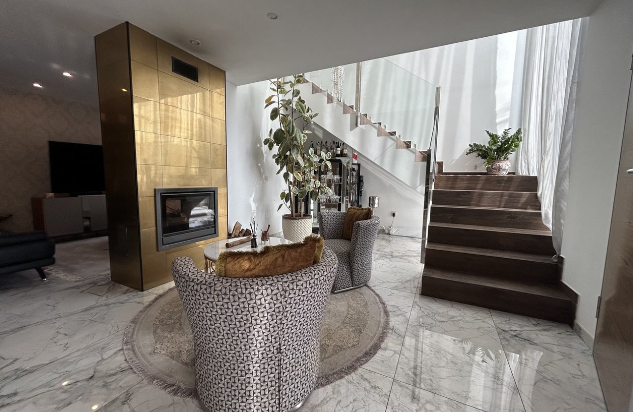 Resale - Villa - Los Balcones