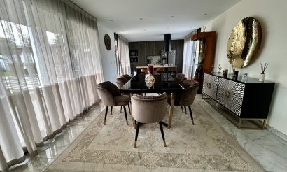 Resale - Villa - Los Balcones