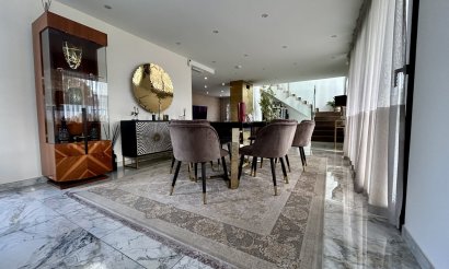 Resale - Villa - Los Balcones