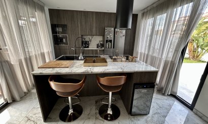 Resale - Villa - Los Balcones