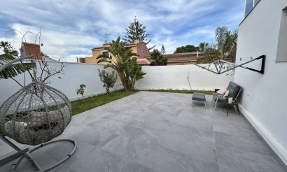 Resale - Villa - Los Balcones