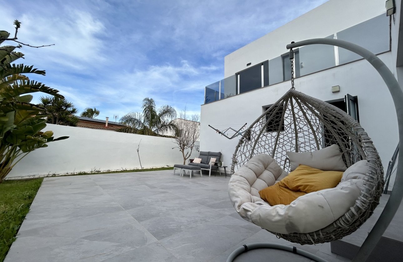 Resale - Villa - Los Balcones