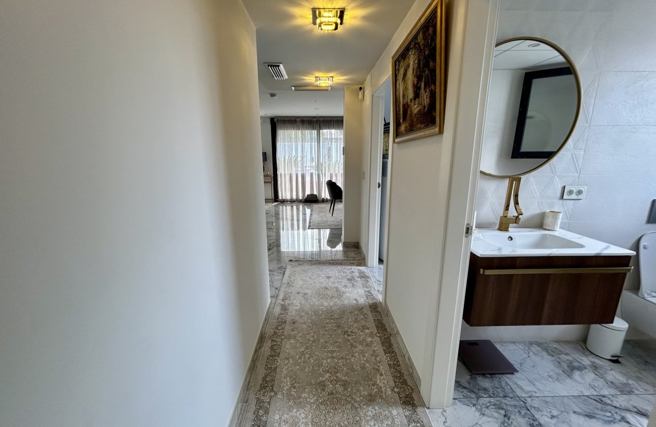 Resale - Villa - Los Balcones