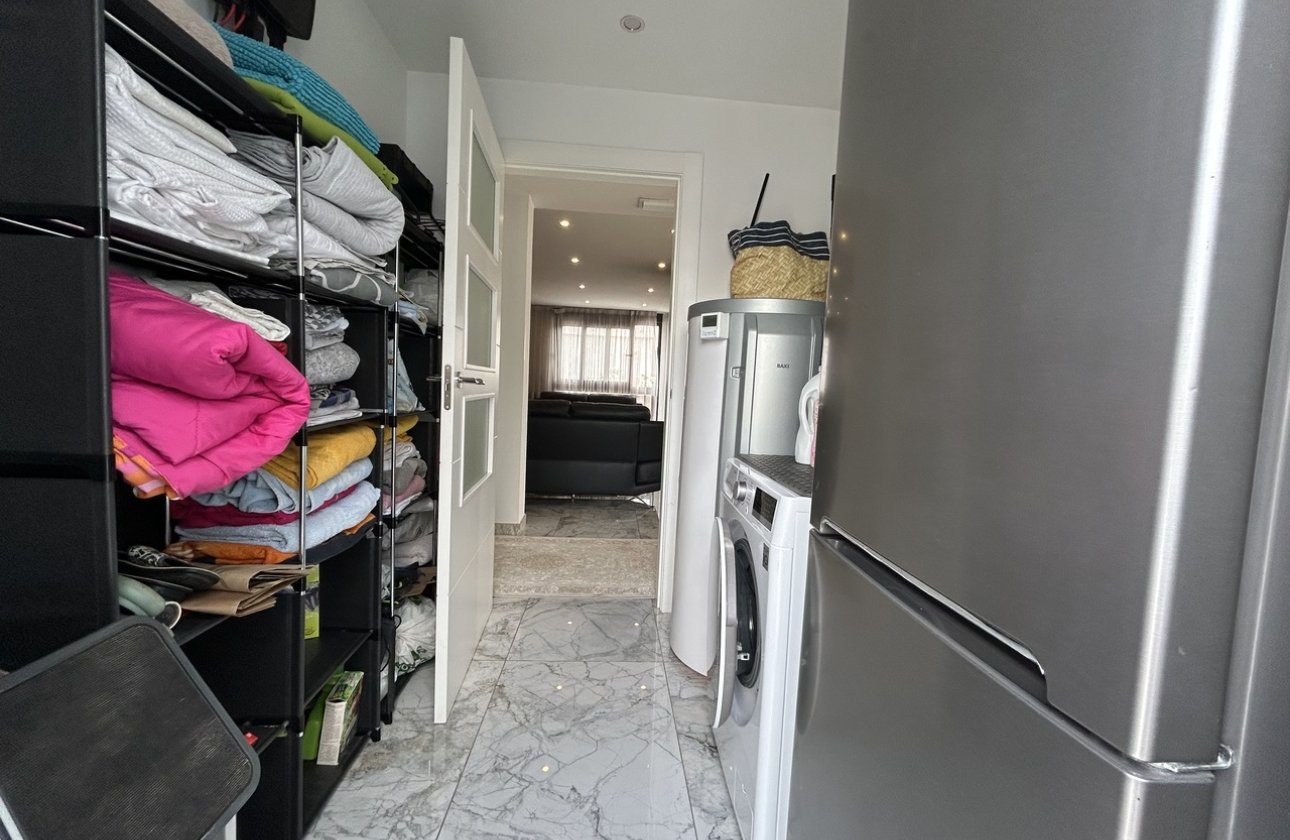 Resale - Villa - Los Balcones