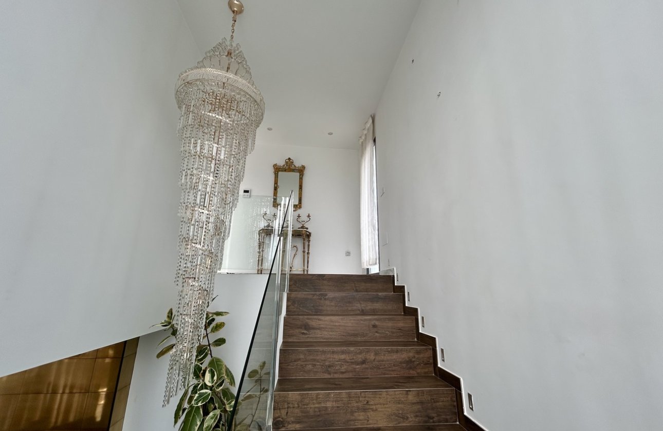 Resale - Villa - Los Balcones