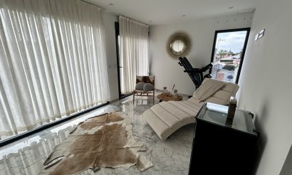 Resale - Villa - Los Balcones