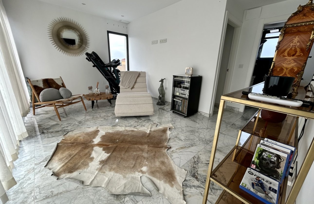 Resale - Villa - Los Balcones