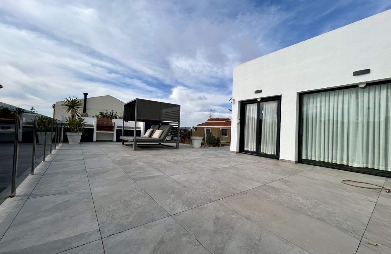 Resale - Villa - Los Balcones